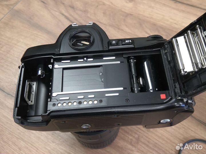 Nikon F-801 AF + Sigma 100-300 mm D 4, 5-6,7 UC