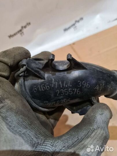 Горловина бачка омывателя BMW E60