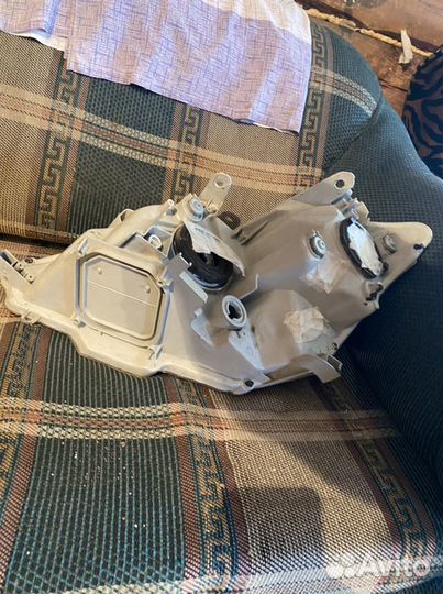 Фара Тойота Премио 260