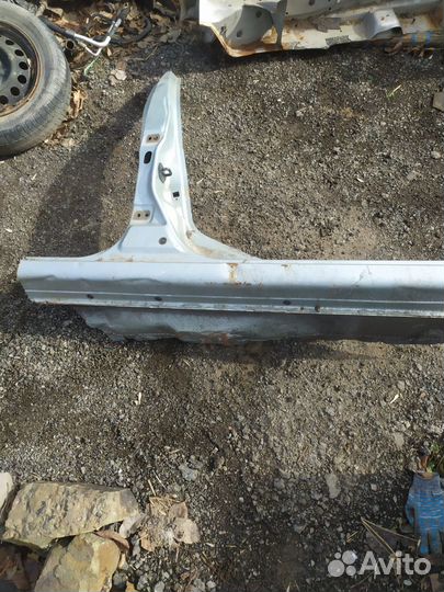 Стойка средняя Nissan Almera Classic