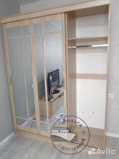 Шкаф