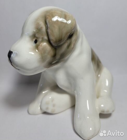 Статуэтка фарфор. Щенок Конаково. зик