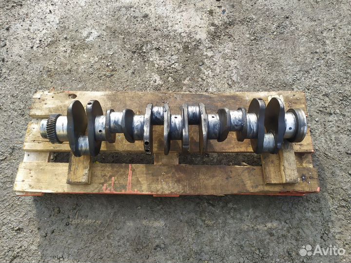 Коленчатый вал (коленвал) cummins 3917320