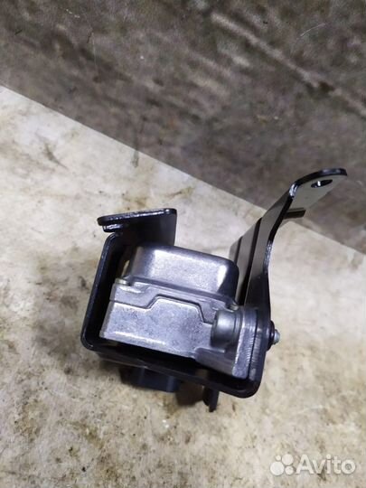 Датчик уровня оборотов с кронштейном BMW 3' E46