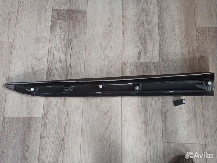 Молдинг передний левый Outlander3