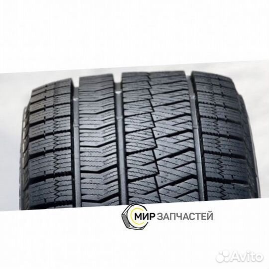 Bridgestone Blizzak Ice 215/45 R17 87S