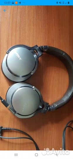 Студийные HiRes гарнитура-наушники Sony MDR-1A