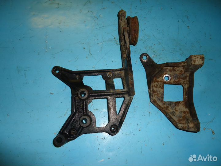 Крепление насоса гур Kia Sportage 1