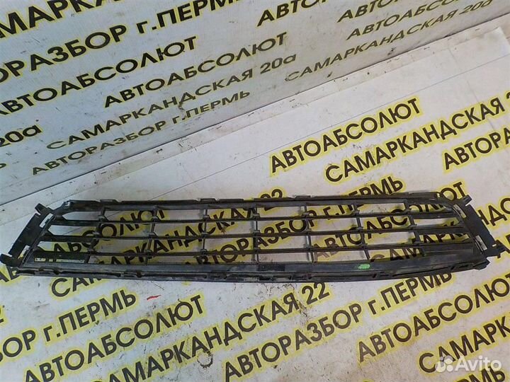 Решетка в бампер центральная Volkswagen Polo seda