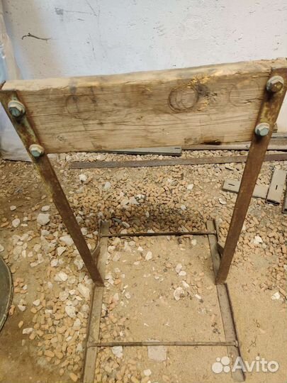 Стойка для лодочного мотора