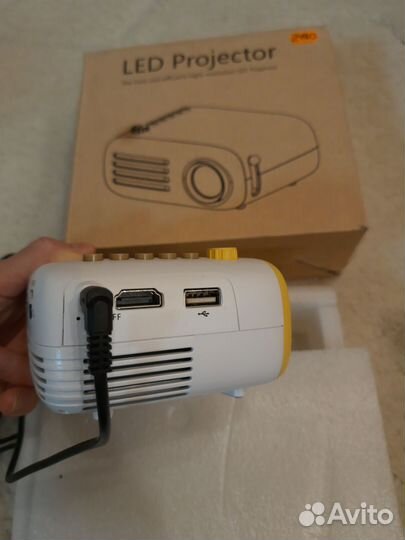 Проектор LED projector