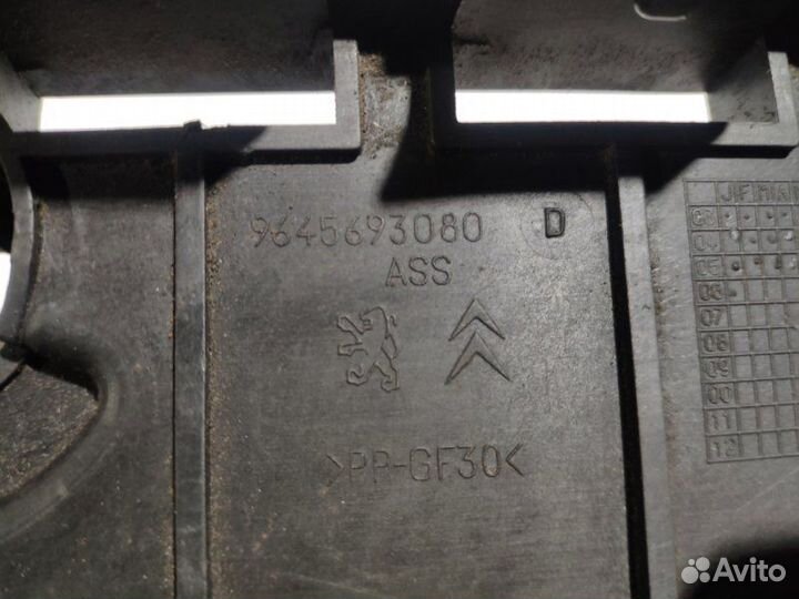 Крепление аккумулятора Peugeot 407 универсал 2.0