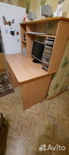 Компьютерный стол