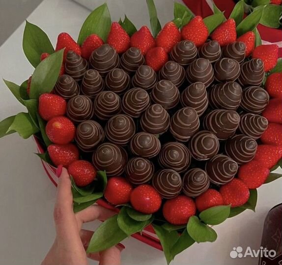 Бенто торты на заказ, клубника в шоколаде