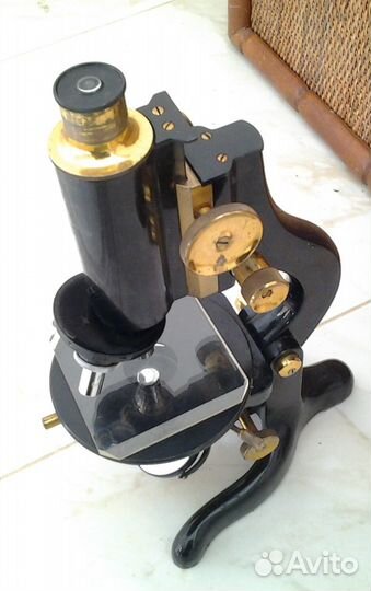 Старинный микроскоп