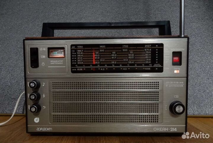 Радиоприёмник Океан-214 в отличном состоянии