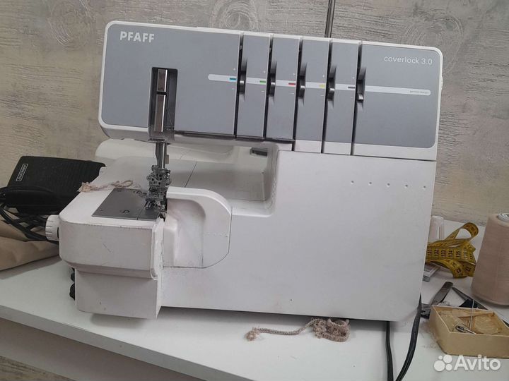Швейная машина Pfaff(коверлок)
