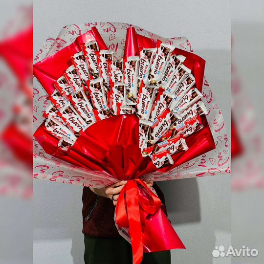 Большой букет сердце из шоколада киндер