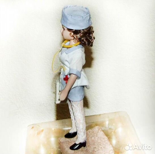 Школьница - кукла 20 см