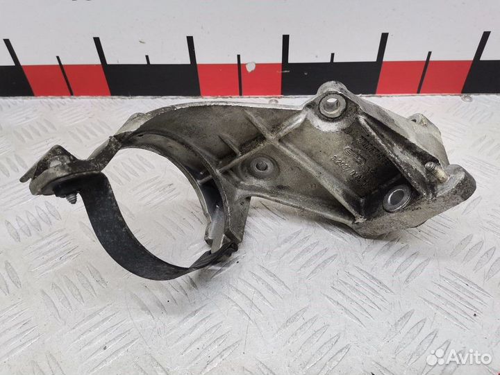 Кронштейн топливного фильтра Renault Safrane рест