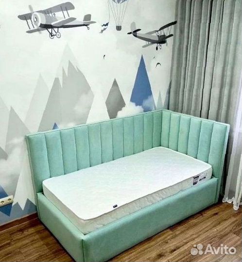 Кровать детская с мягкой спинкой