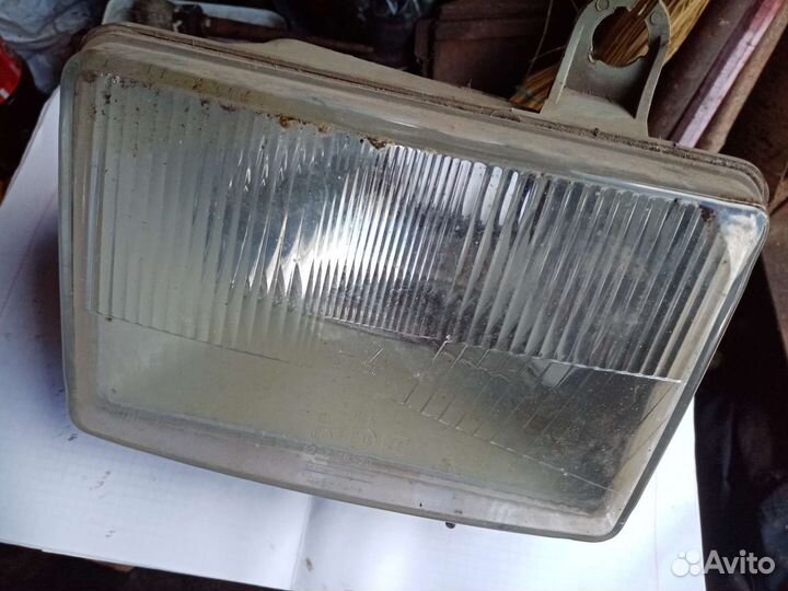 Фара автомобильная