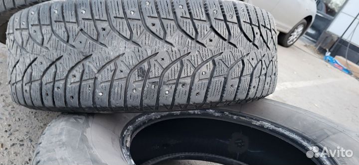 Bridgestone Blizzak Spike-02 SUV 245/70 R16