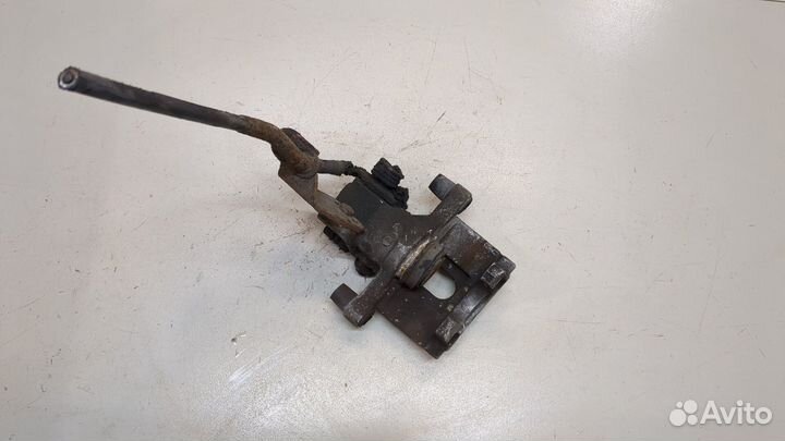 Суппорт левый задний Nissan Primera P12