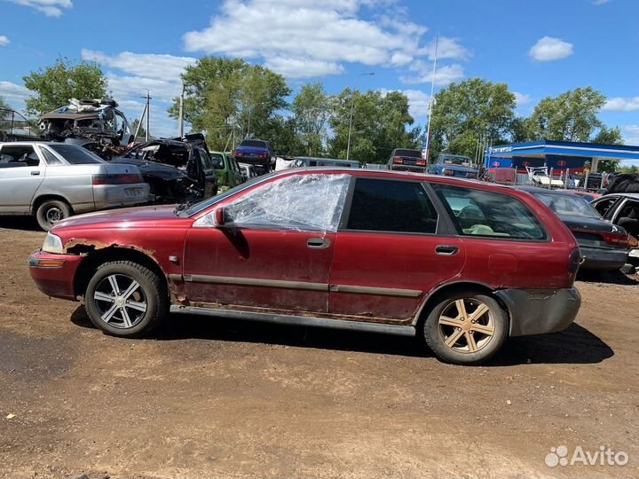 В разборе volvo v40 МКПП 1999 г.в