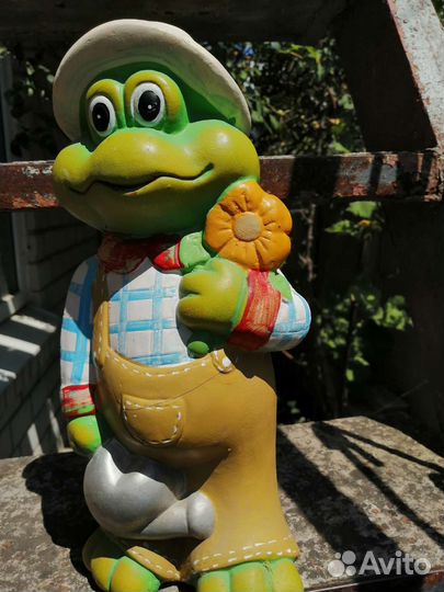 Садовая фигурка Крокодил