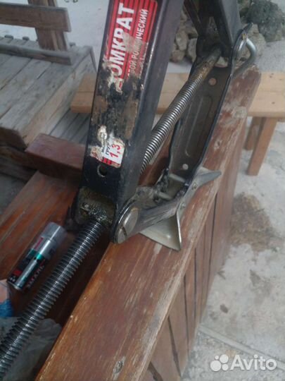 Продам домкрат