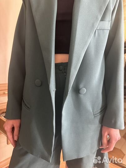 Костюм женский