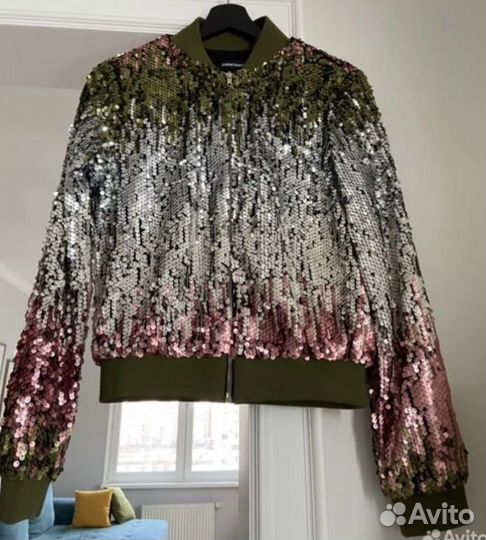 Бомбер в пайетках