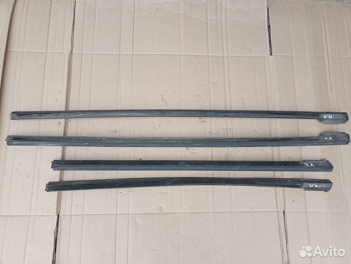 Молдинг стекла двери Ford C-Max 1