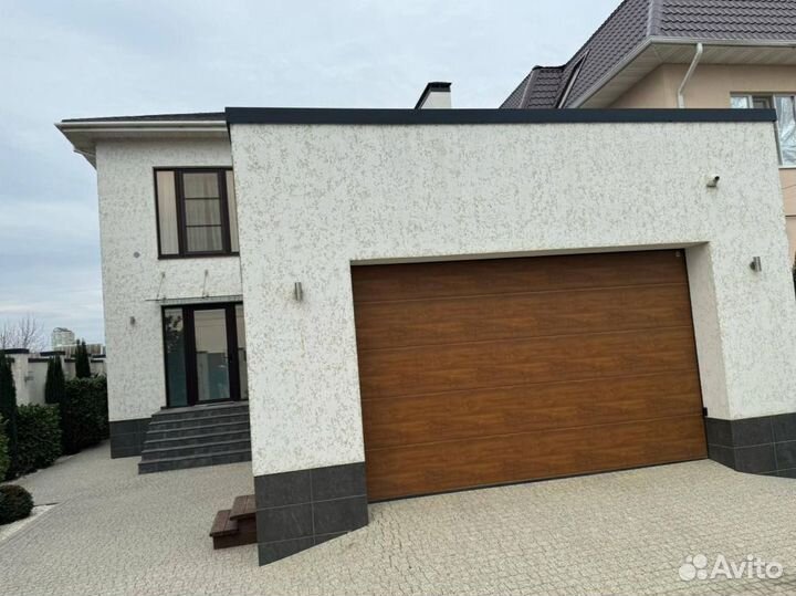 Секционные ворота