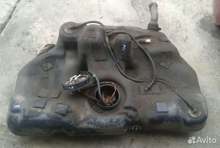 Nissan Almera N16/ Primera P11 бак