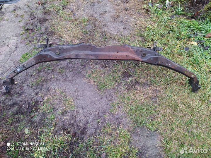 Toyota camry 40 верхняя планка радиатора