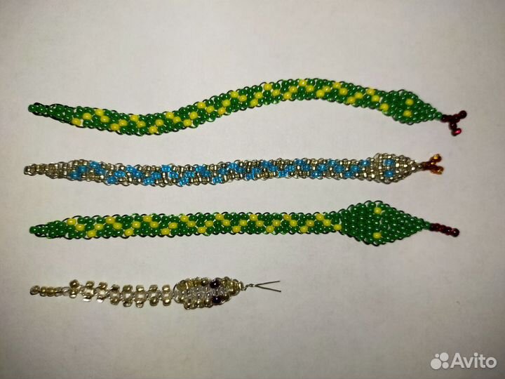 Змейки из бисера