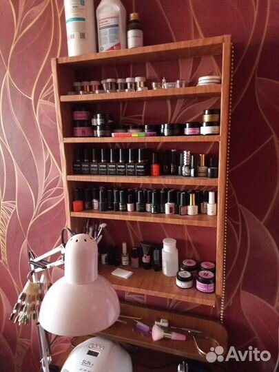 Маникюрный стол, полка для лаков и шкаф