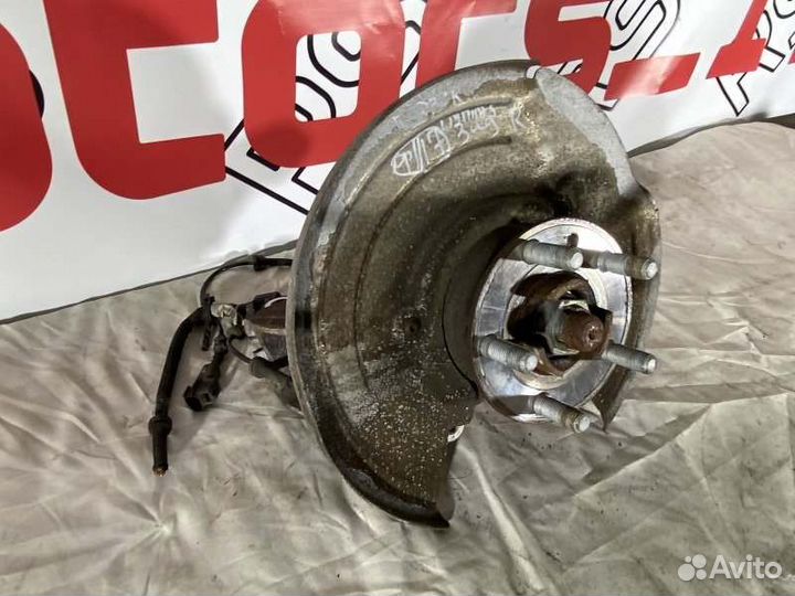 Цапфа задняя правая Land Rover Range Rover Evoque