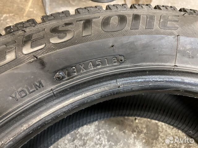 Bridgestone Blizzak VRX 215/55 R17