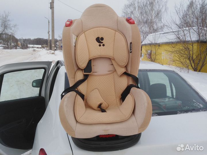 Автомобильное кресло