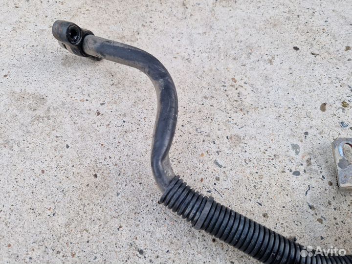 Трубка гидроподвески средняя infiniti QX56/QX80