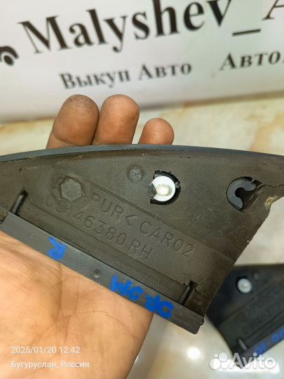 Уголок двери внутренний передний Opel Omega