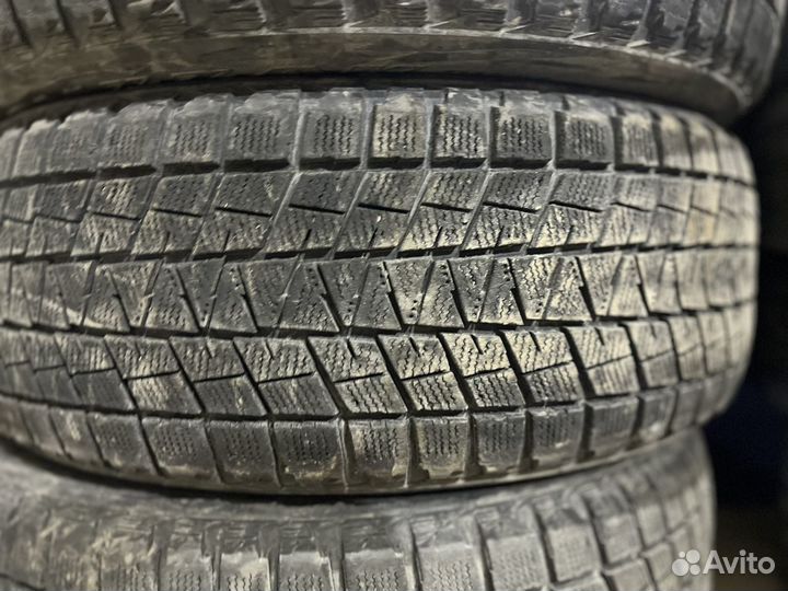 Bridgestone Blizzak DM-V1 235/55 R19