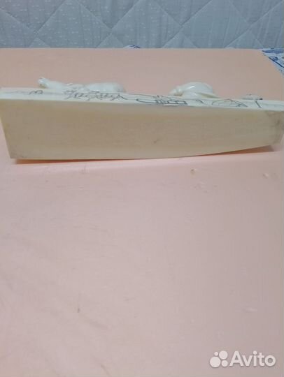 Композиция из кости