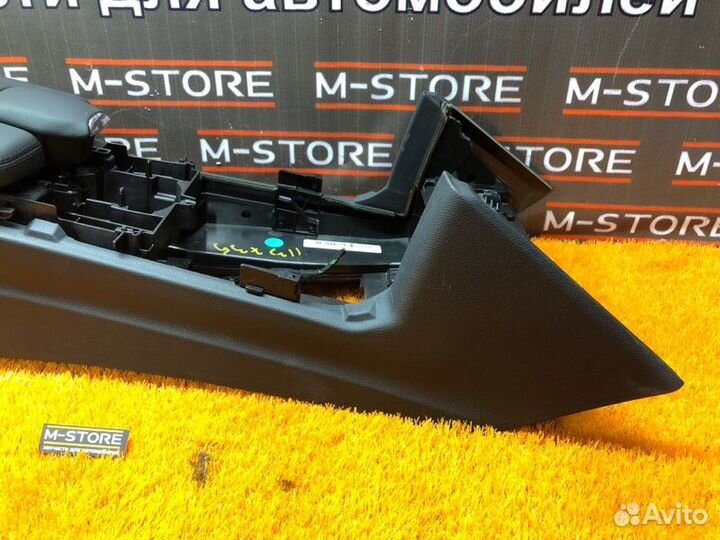 Консоль между сидений Mercedes-Benz E-Class W212