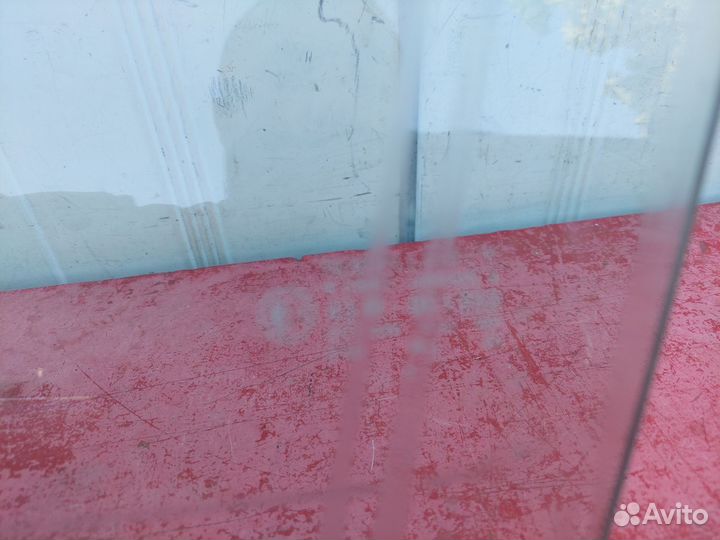 Стекло передней двери Mercedes-Benz W202