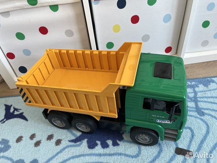 Bruder самосвал