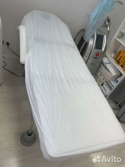 Кушетка косметологическая с подставками